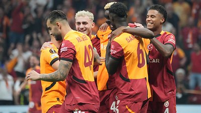 Galatasaray evinde PAOK'u 3 golle mağlup etti