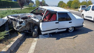 Bolu'da Tofaş hurdaya döndü: 1 yaralı