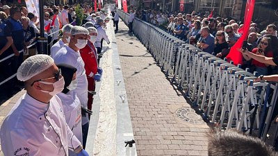 Afyonkarahisar'da dünyanın en uzun lokumu yapıldı