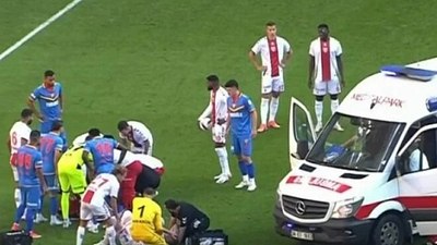 Süper Lig'de korku dolu anlar! Ambulansla hastaneye kaldırıldı