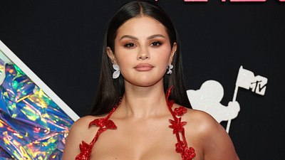 Selena Gomez'den seksi dans: Kendine hayran bıraktı