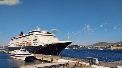 Ege'ye kruvaziyerle turist akını: 744 bin yolcu geldi