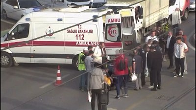 İstanbul'da feci kaza: Yolun karşısına geçerken tramvay çarptı