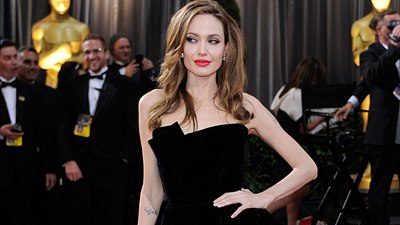 Angelina Jolie, Brad'i unuttu: Yeni aşklara yelken açtı