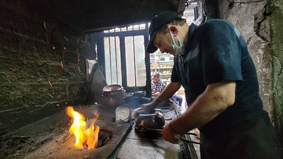 Trabzon'da kalay ustaları, yetiştirecek eleman bulamıyor