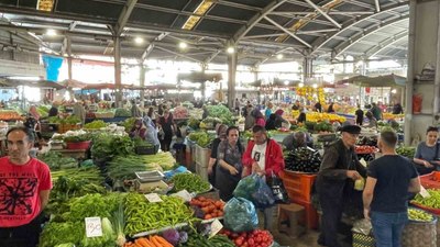 Zonguldak’taki halk pazarında fiyatlar düştü