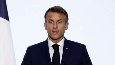 Katar'dan Emmanuel Macron'a İsrail'e silah ambargosu desteği