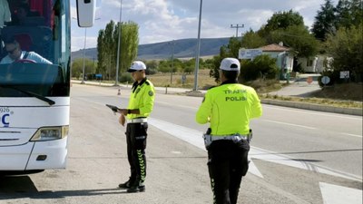 Yurt genelinde trafik denetimi: Toplam 535 bin 705 araca işlem yapıldı