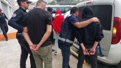 Samsun'da 14 yaşındaki erkek çocuğuna etek giydirdiler
