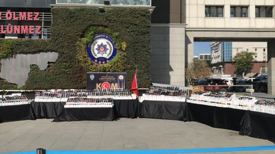 İstanbul'da kaçakçılık operasyonu! 355 milyon liralık kaçak gözlük ele geçirildi