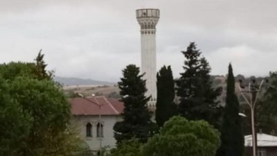 Çanakkale'de düşen yıldırım, caminin minaresini yıktı