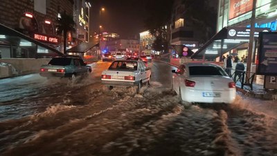 Bursa'da dolu: Trafik durma noktasına geldi