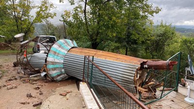 Karabük'te fırtına sonrası caminin minaresi yıkıldı