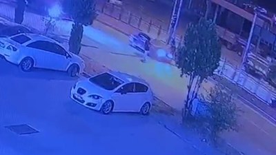 Elazığ'da yolun karşısına geçmek isteyen yayaya otomobil çarptı: 1 yaralı