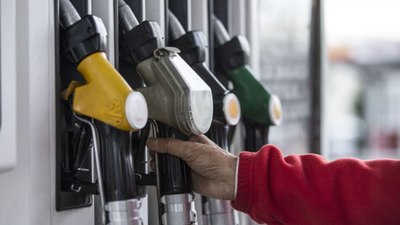 Petrol fiyatları, yüzde 4'den fazla düştü