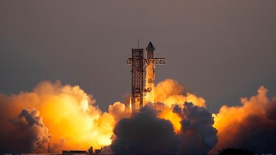 Bu yıl 100 fırlatma görevi yapan SpaceX, kendi rekorunu kırdı