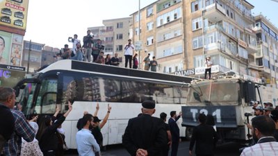 Diyarbakır’da terör propagandası yapan 15 kişi gözaltına alındı