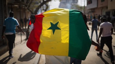 AB, düzensiz göçle mücadele için Senegal'e yardım edecek