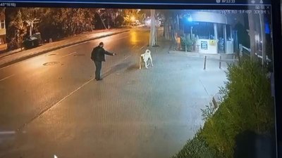 Bahçelievler'de korkutmak için ateş eden adama köpek aldırmadı