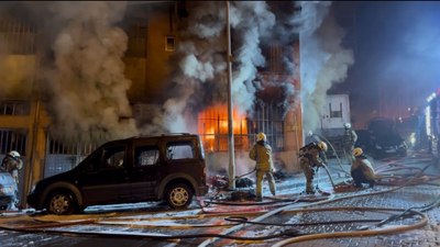 İstanbul'da yatak imalathanesinde yangın çıktı