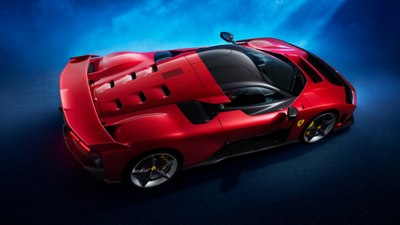 Ferrari 3,9 milyon dolarlık amiral gemisi süper otomobilini tanıttı