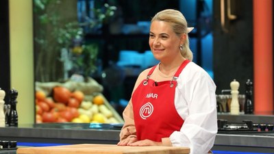 MasterChef'in Nigar'ı 30 yıllık evli çıktı! İşte eşi ve kızları ile pozları...