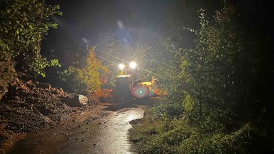 Şiddetli yağışlar Rize’nin üç ilçesinde sel ve heyelana neden oldu