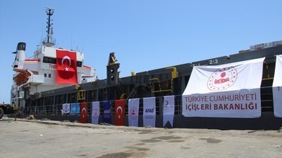 Türkiye'nin "İyilik Gemisi" Somali'ye ulaştı