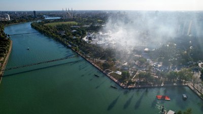 Adana'da gökyüzünü dumanlar kapladı: Sebebi ise kebapçılar çıktı