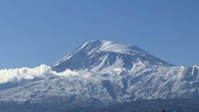 Iğdır’ın yüksek kesimlerine mevsimin ilk karı düştü