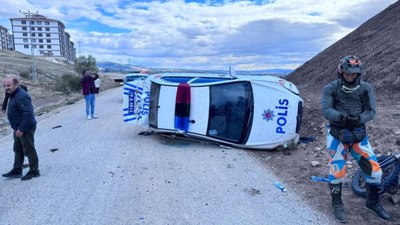 Çorum'da şüpheli aracı kovalayan polis otosu takla attı: 2 yaralı