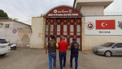 Mardin'de firari hükümlü evindeki gizli bölmede yakalandı