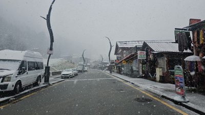 Rize Ayder Yaylası'nda kar yağışı