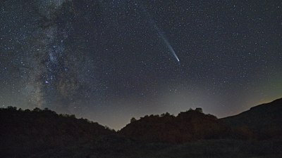 Nemrut Krater Gölü’nden hayran bırakan manzara: Atlas kuyruklu yıldızı görüntülendi