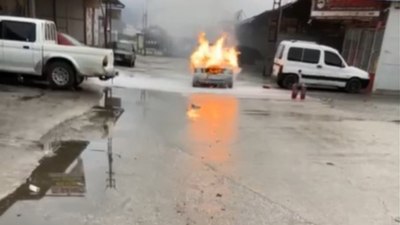 Tokat'ta muayeneye götürülen otomobil kül oldu