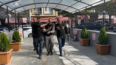 Eskişehir'de kendilerini MİT personeli olarak tanıtıp 11 bin 750 dolar dolandırdılar