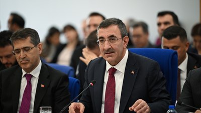 Cevdet Yılmaz, 2025 Bütçe Kanunu Teklifi'ni Komisyon'a sundu