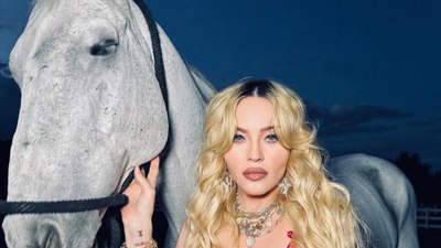 Madonna çıplak halde yemek yedi