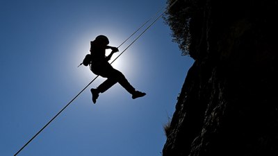 Hayat kurtarmak için tırmanan acil tıp teknisyeni, dağcılığa başladı