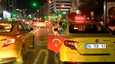 İstanbul'daki taksicilerden TUSAŞ terör saldırısını kınama konvoyu