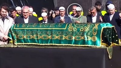 Fetullah Gülen'in cenaze töreninde dikkat çeken kare: Adil Öksüz ortaya çıktı