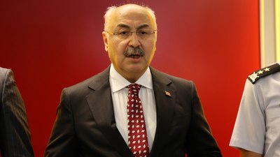 Adana Valisi: Devlet her zaman 18 yaşındadır