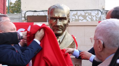 Fransa'nın ilk Atatürk büstü açıldı