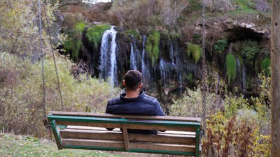 Sivas’ın saklı cenneti Değirmenaltı Şelalesi’nde sonbahar güzelliği