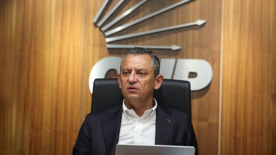 Özgür Özel: İmamın maaşı ödeniyor dedeninki ödenmiyor