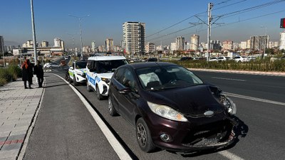 Kayseri'de çuvala koyduğu kediyi mahalleden uzaklaştırmak isterken kazada yaralandı