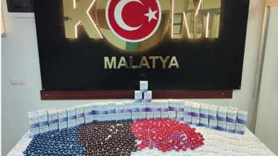 Malatya'da 2 bin 46 adet sahte cinsel içerikli ürün ele geçirildi