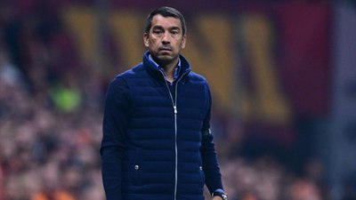 Giovanni van Bronckhorst: Galatasaray'ın kırmızı kart yememesi inanılmaz