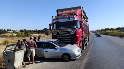 Antalya'da çarptığı otomobili 500 metre sürükledi