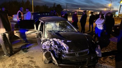 Elazığ'da iki otomobilin çarpıştığı kazada 5 kişi yaralandı